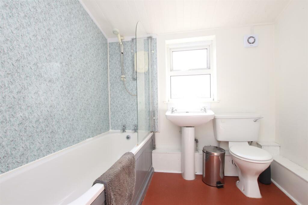 Bathroom.JPG