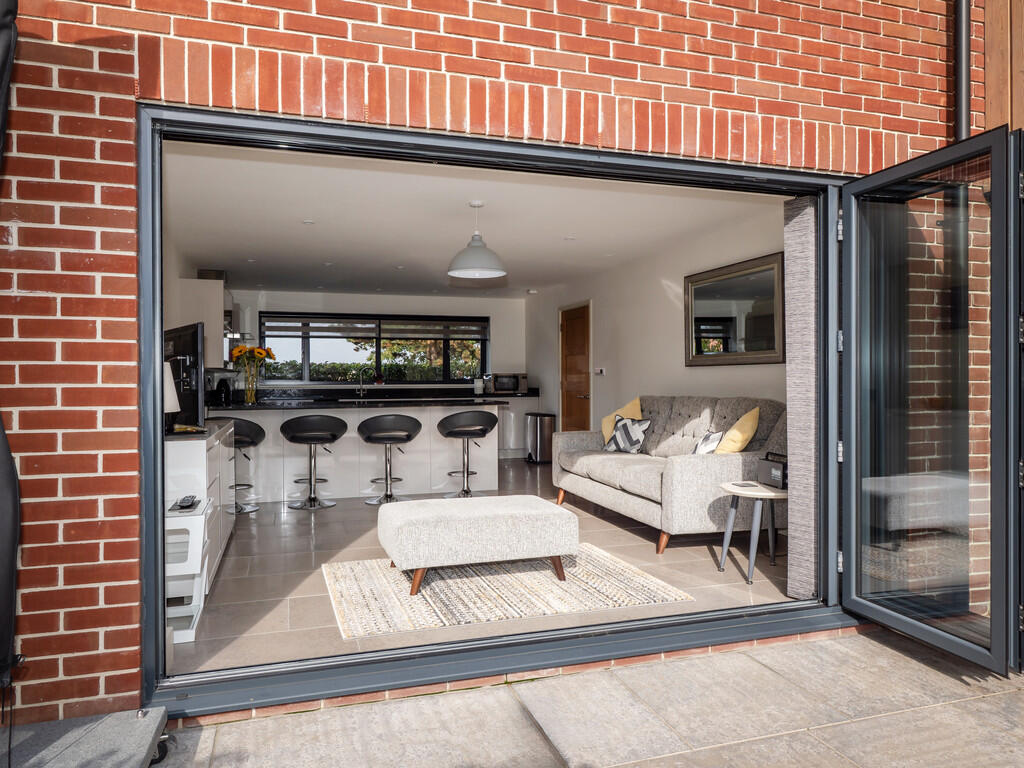 1BaldwinClose-33