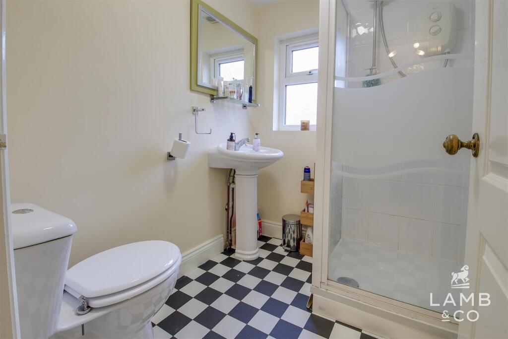 SHOWER ROOM