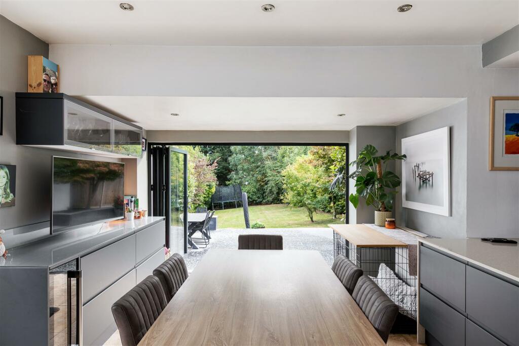 Forest View, E4