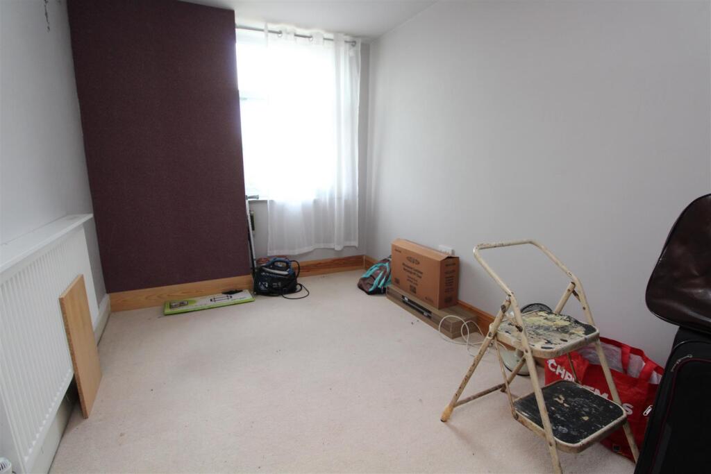 bed 3.jpg