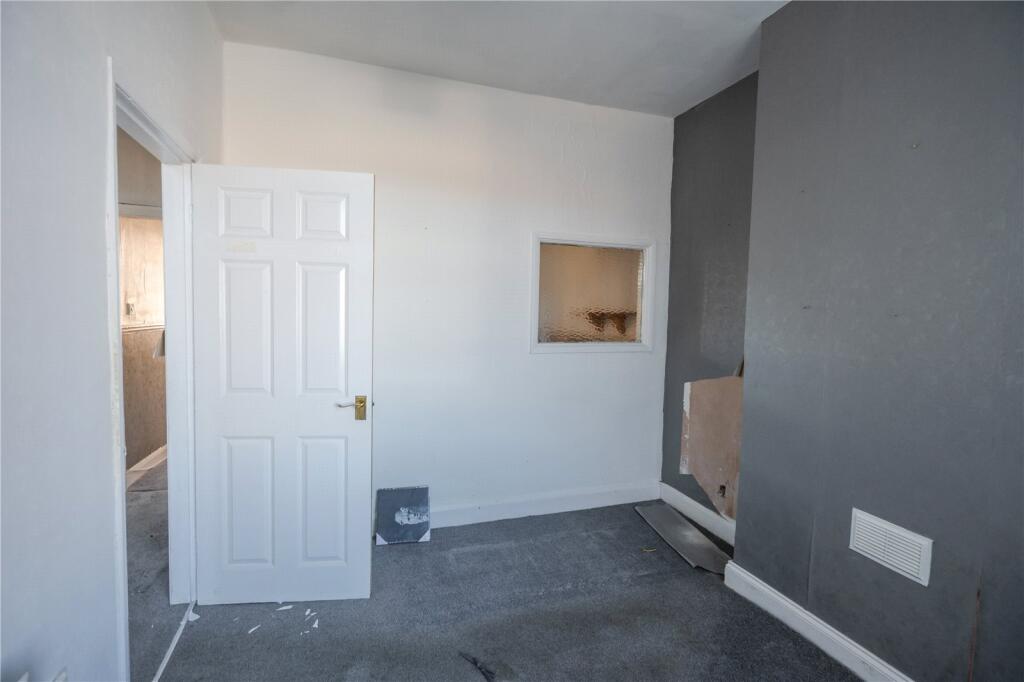 Living Room (2)