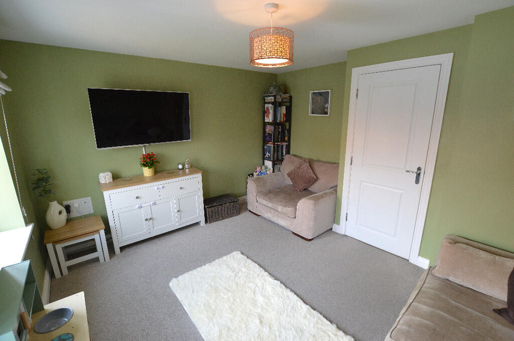 Lounge / Bedroom 4