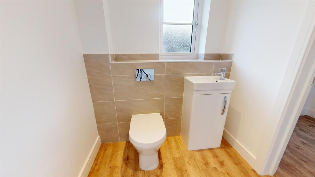 Bathroom (10).jpg