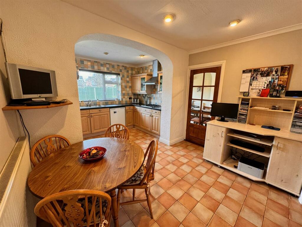 BREAKFAST KITCHEN
