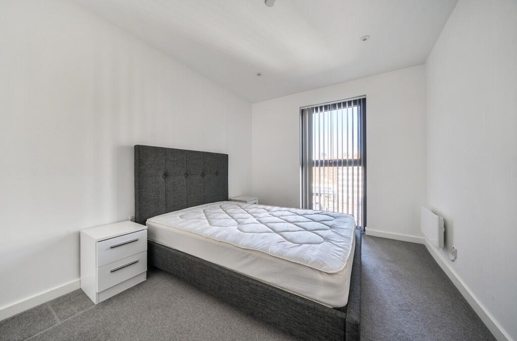 1358459-5-68d27ac...