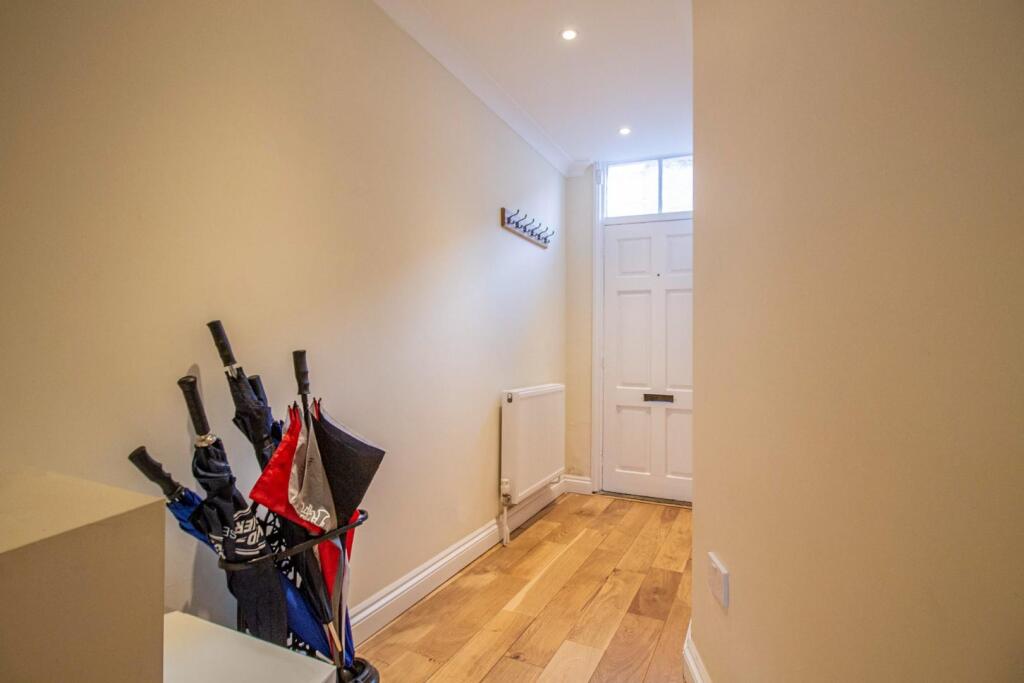 48 Garland Street [Entrance Hall] 01.jpg