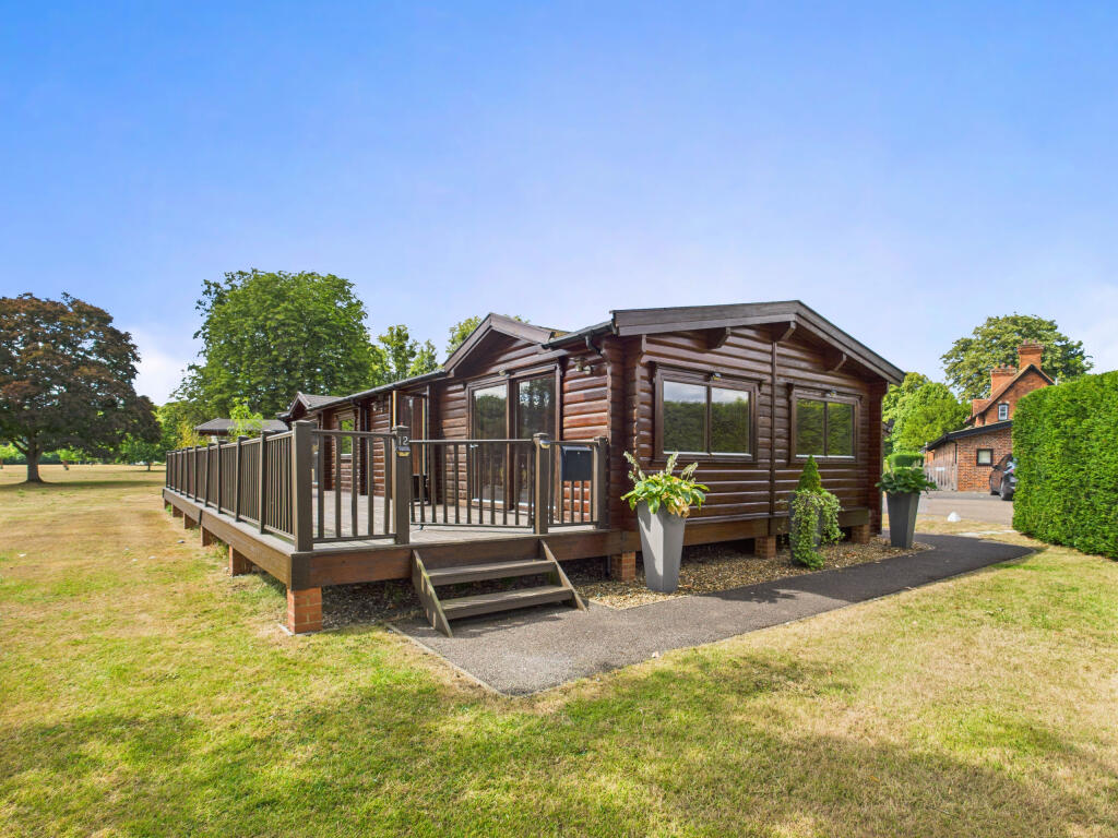 CAM01354G0-PR0557-STILL022