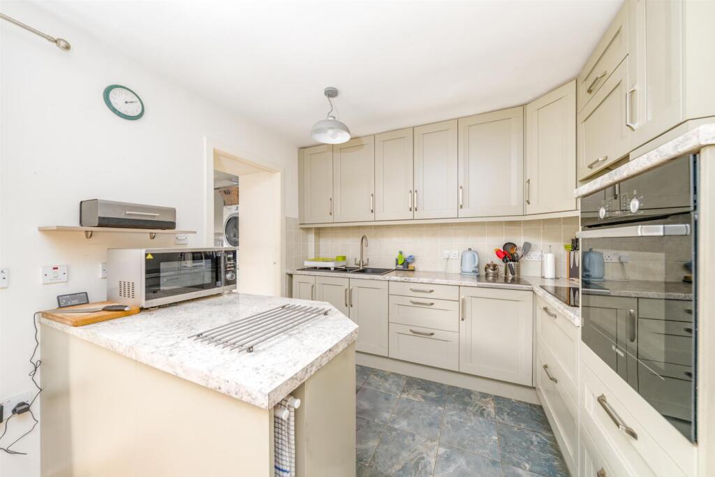 West Cottage Marlfield-10.jpg