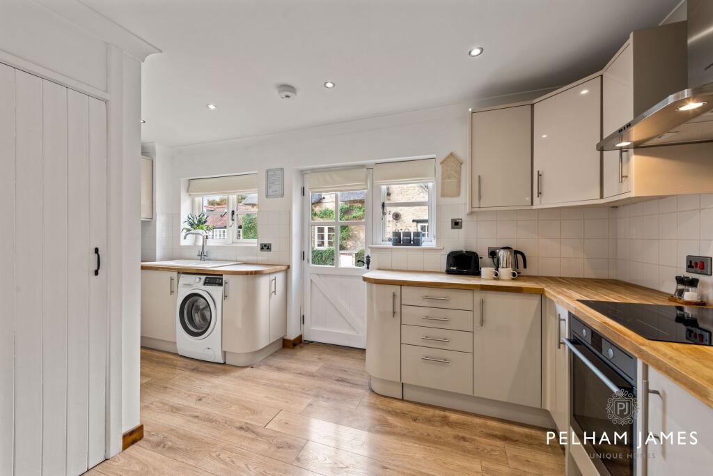 Annexe Kitchen, The Old Smithy, Castor