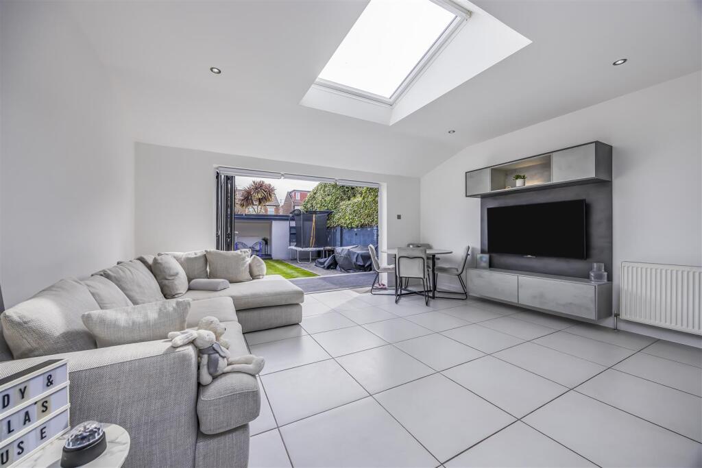 32 Kenyon Road, Copnor-PorticoMarketing-SoldBy-24.