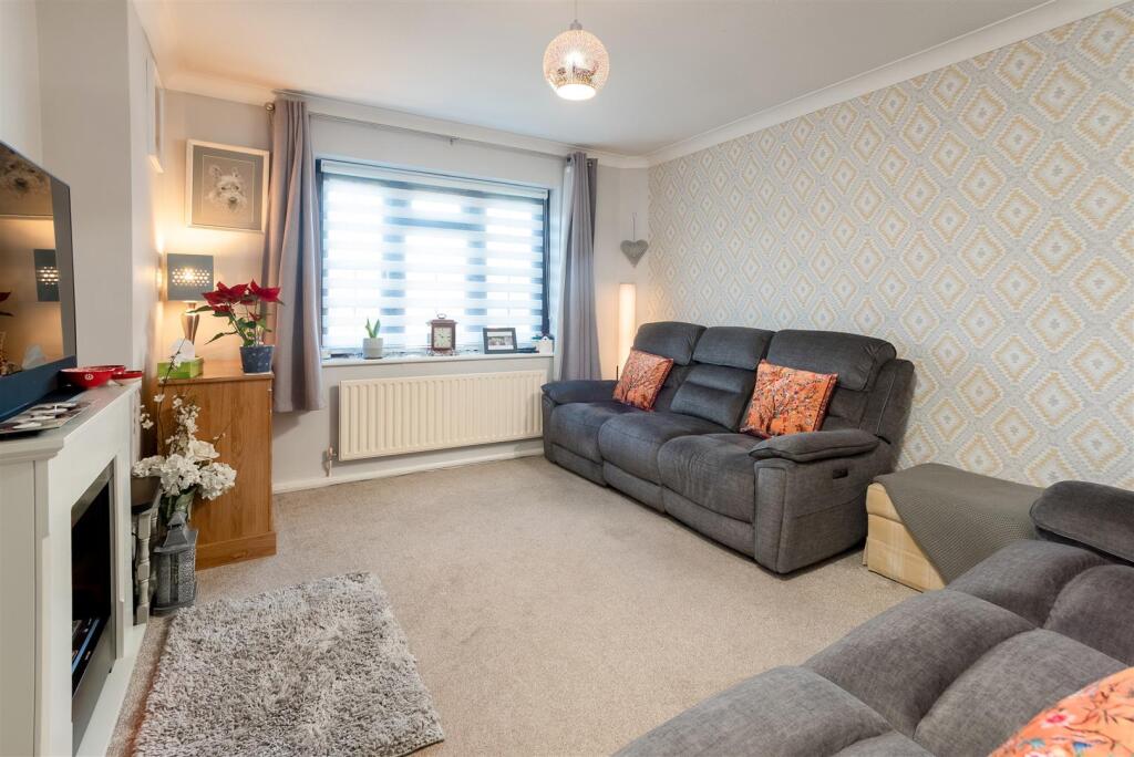 14 Bosley Close-3.jpg