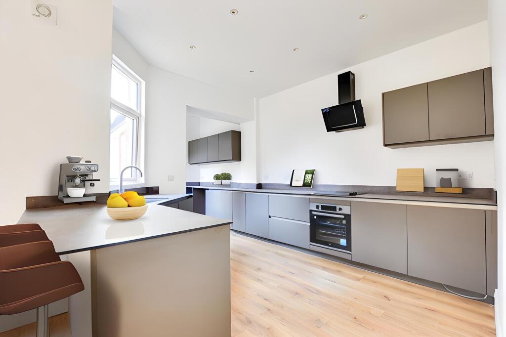 L-Shaped Fitted Kitchen Dining Room