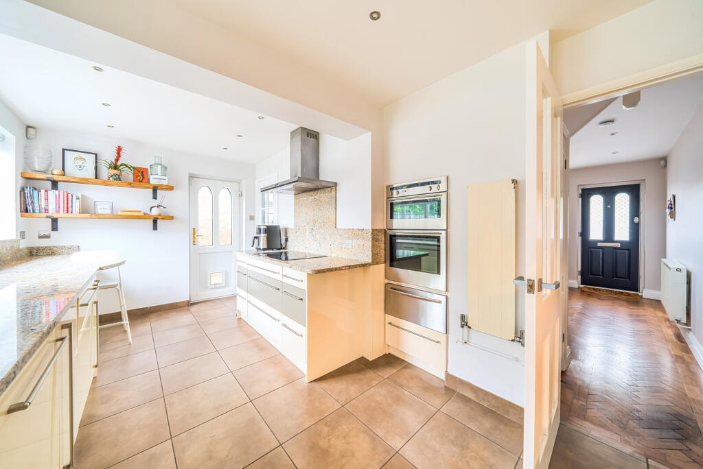 1309952-11-684aa1...