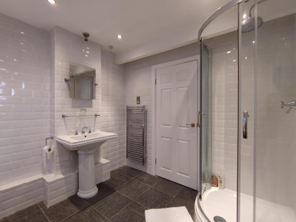 En-Suite Shower