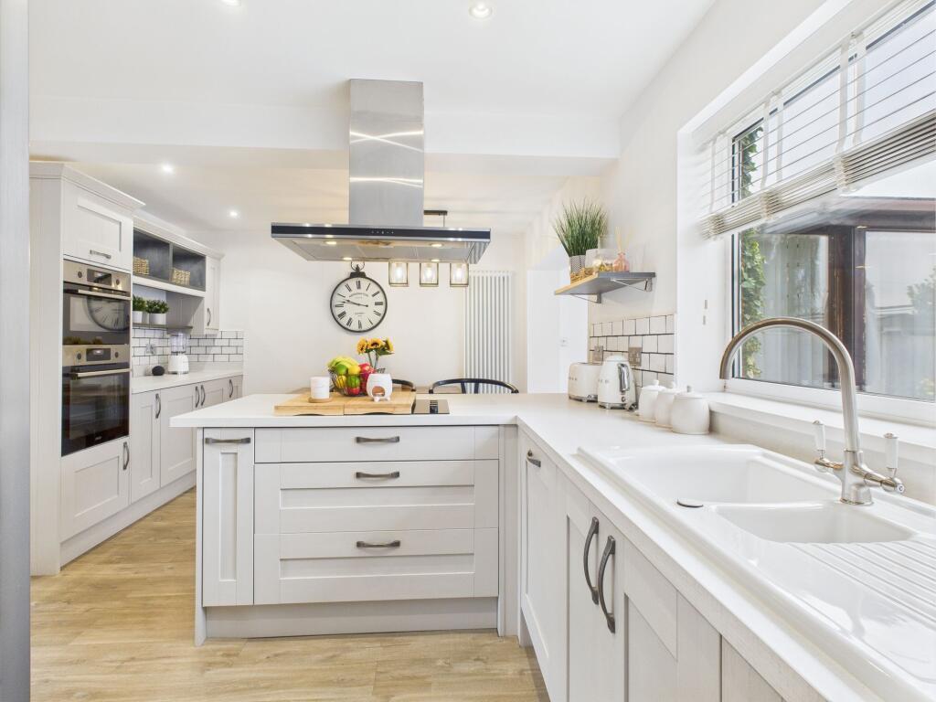 Dining/Kitchen