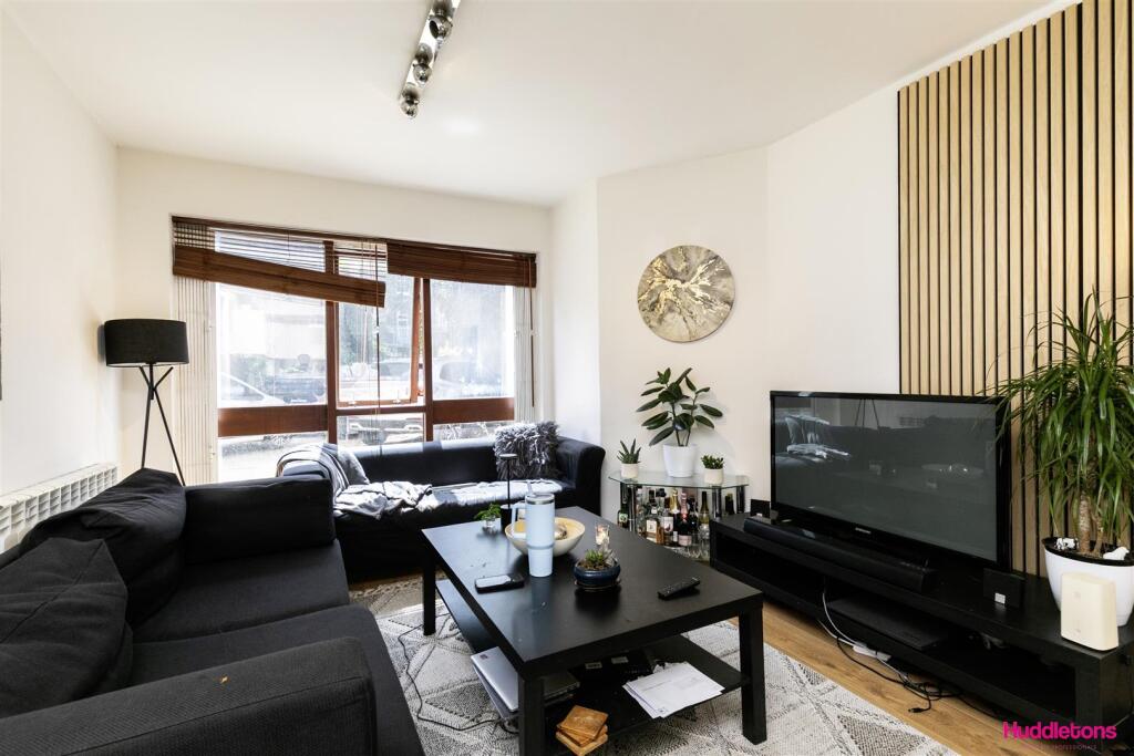 F1, 3 Torriano Mews -6.jpg