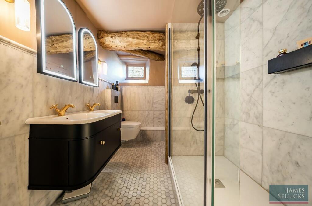 Master Ensuite