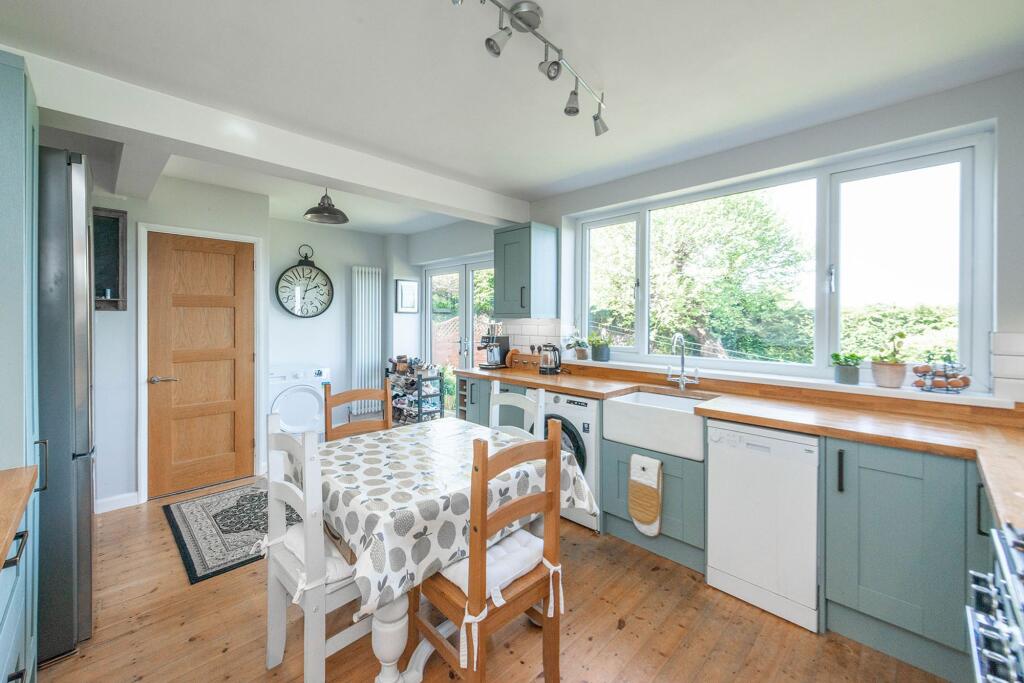 LIVING ROOM, KITCHEN AND DINER