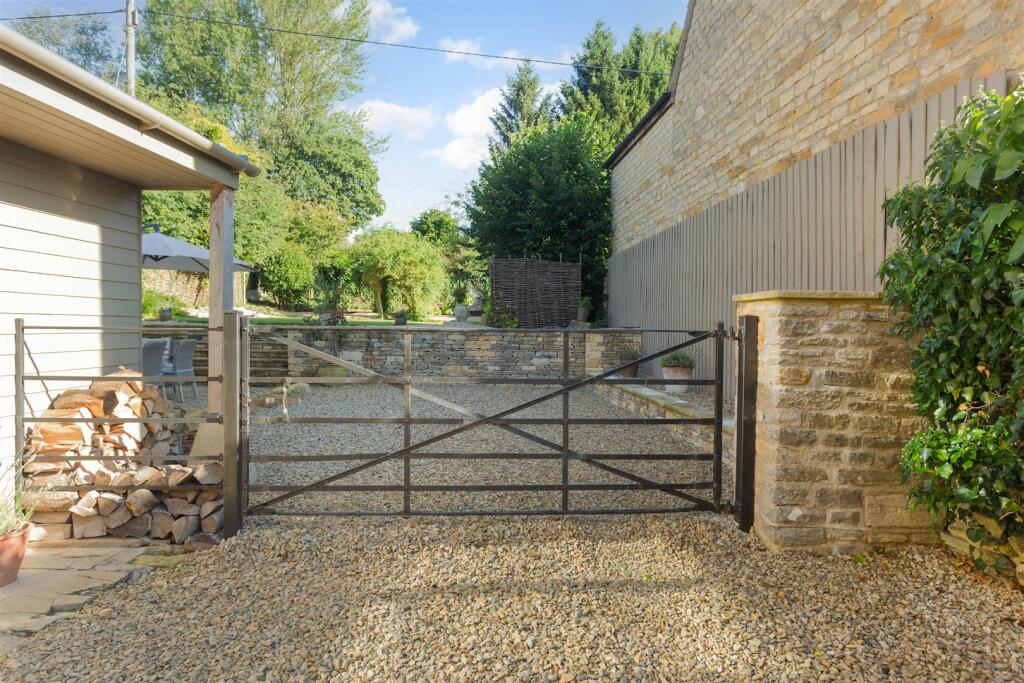 77235_Parkers Cottage Naunton (9).jpg