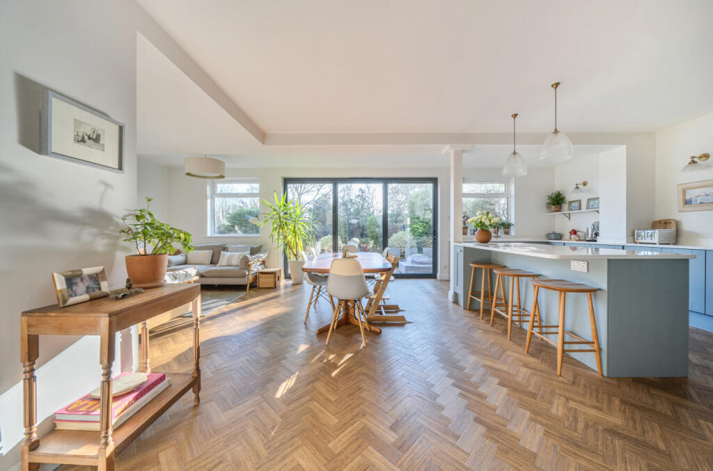 1383002-3-6920a48...