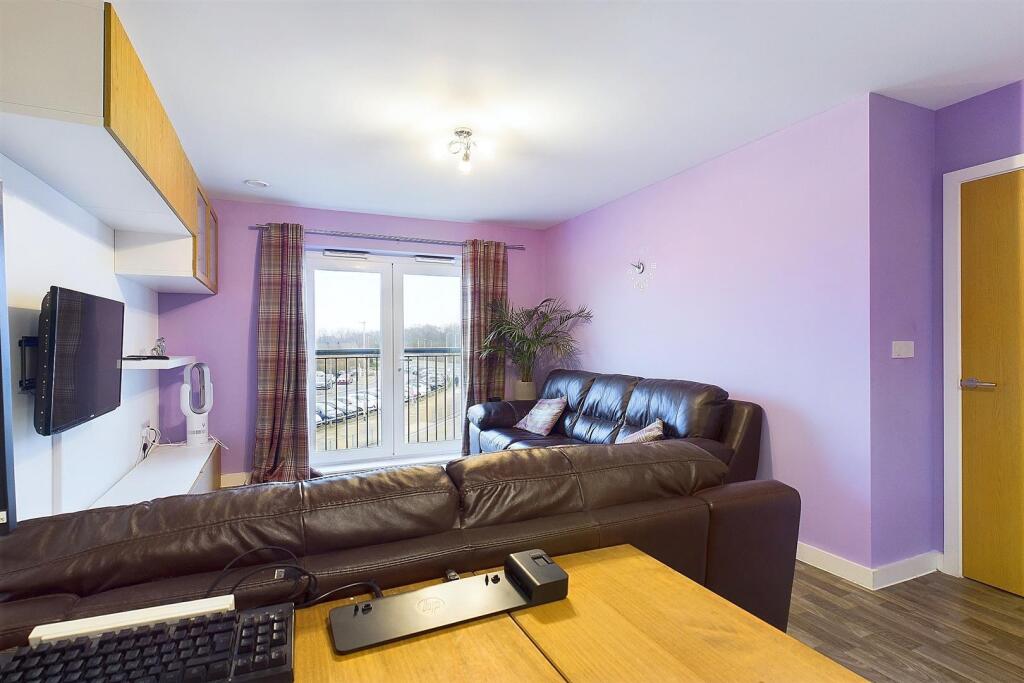 Kitchen/Living Area