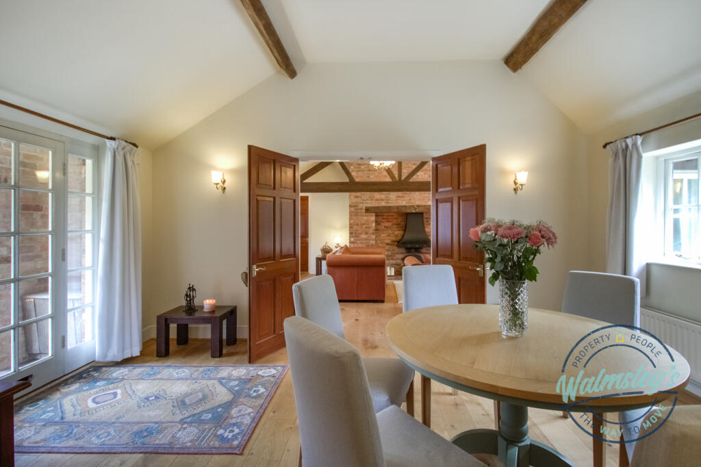 Reception hallway towards sitting room