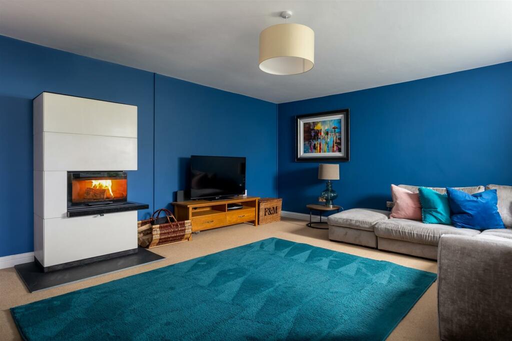 16 - The Orchard - GL7 6DU - Web.jpg