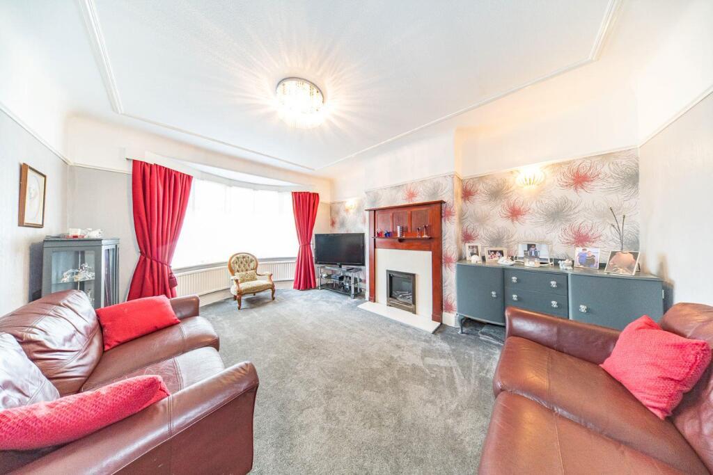 8 Albany Ave lounge.jpg