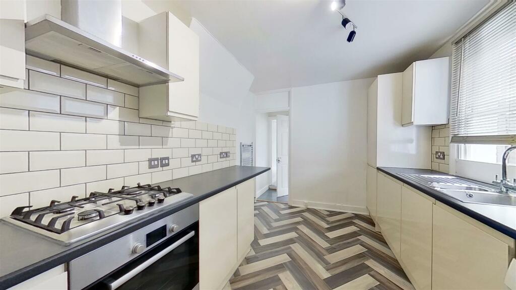Ingelow-Road-Battersea-SW8-10232022_112551.jpg
