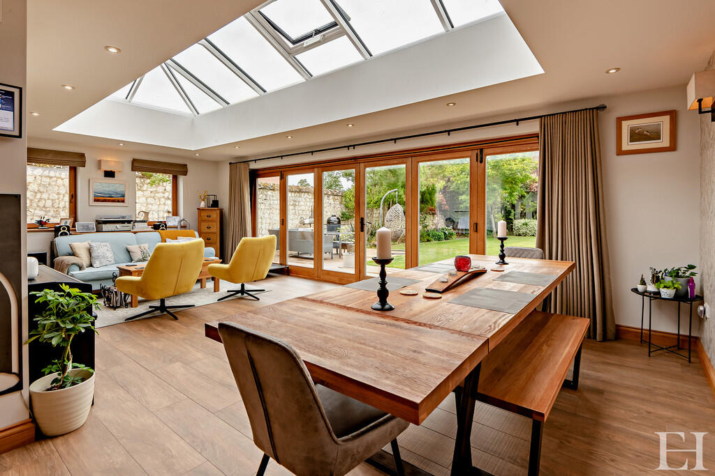 8647171-interiorW...