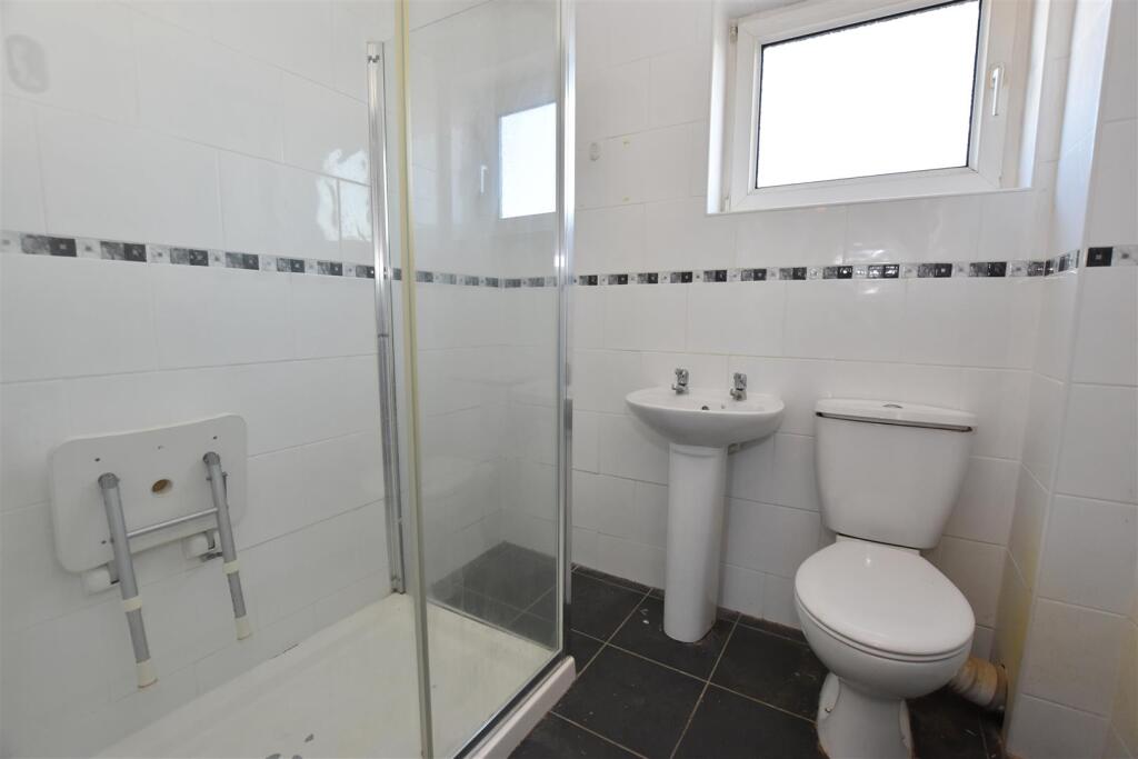 Shower Room.JPG