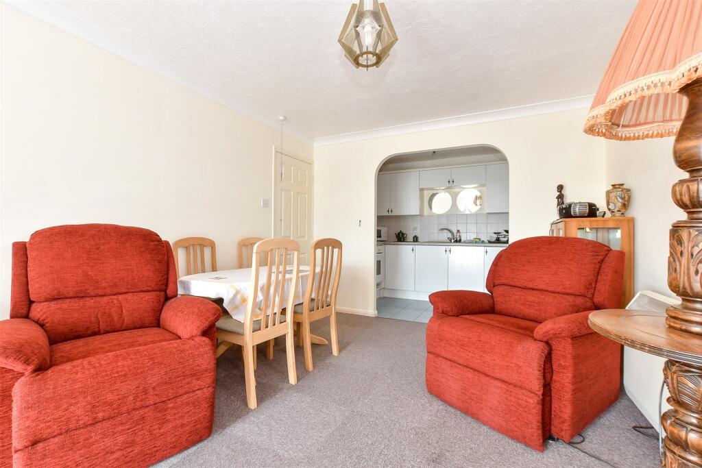 Lounge/ Dining Room