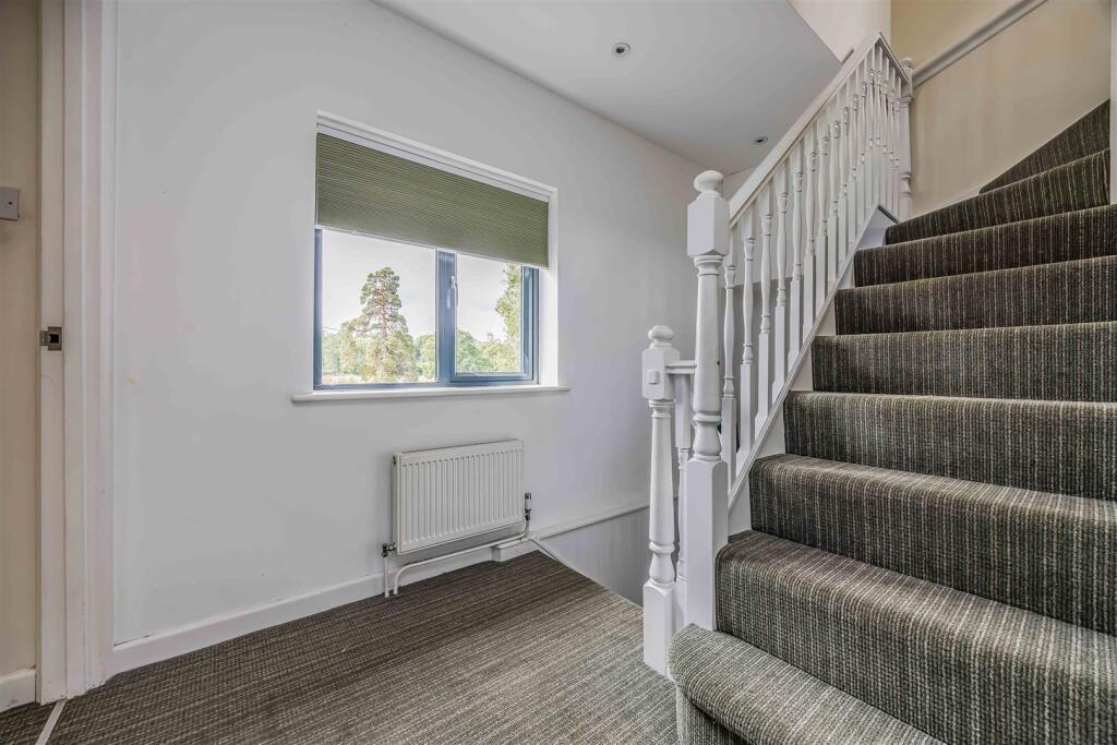 2 Firpiece, Forestside Road, Rowland¿s Castle-Smal