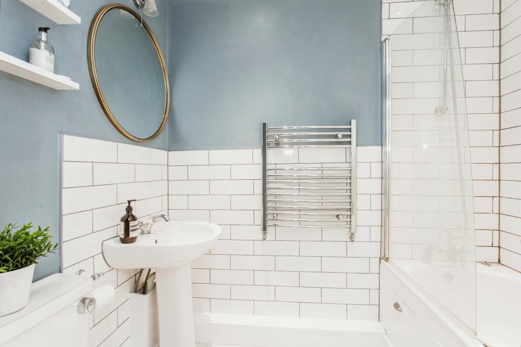 Modern Bathroom