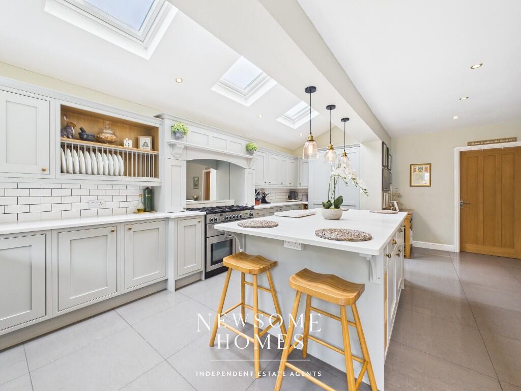 Kitchen/ Dining Room