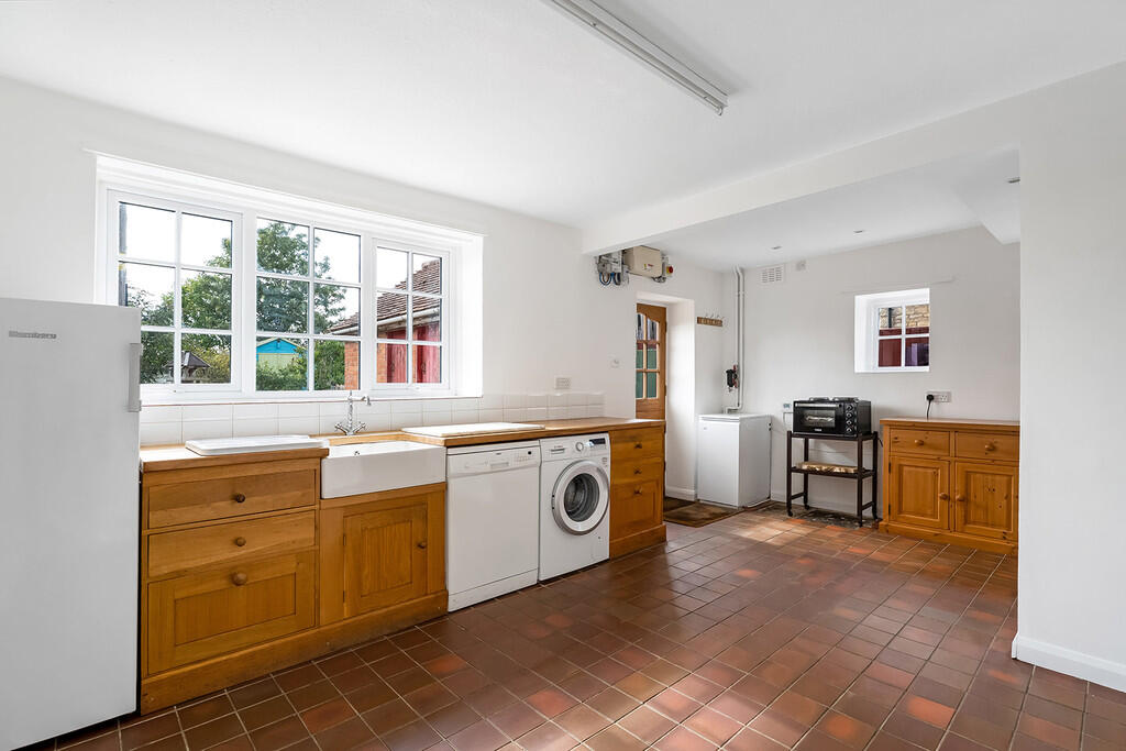kitchen dining ro...
