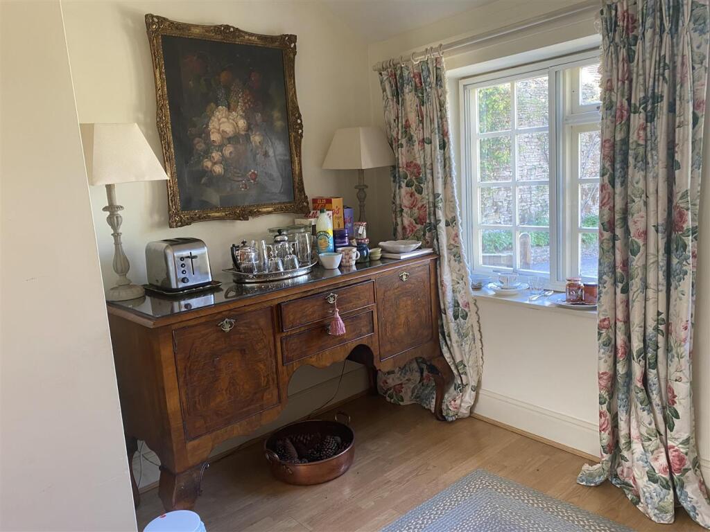 Dining and mini Kitchen area