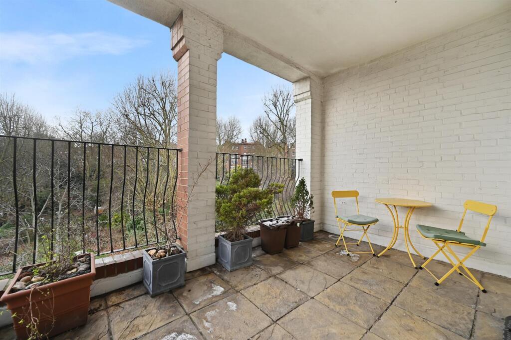 RCLR- flat c, 7 langland gardens-balcony 3 (1).jpg