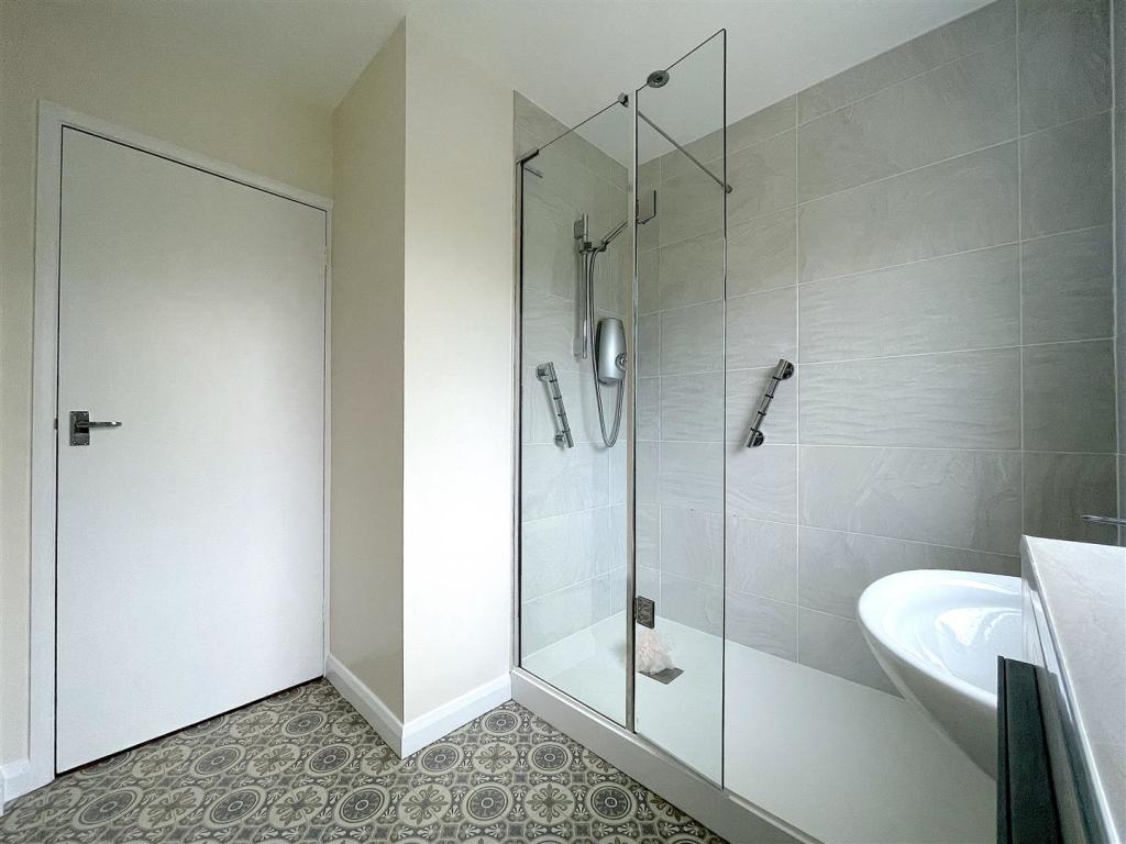 Bathroom (2).jpeg