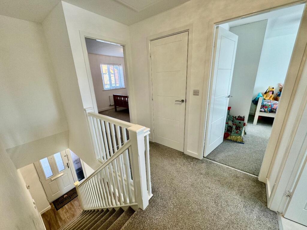 FIRST FLOOR LANDING