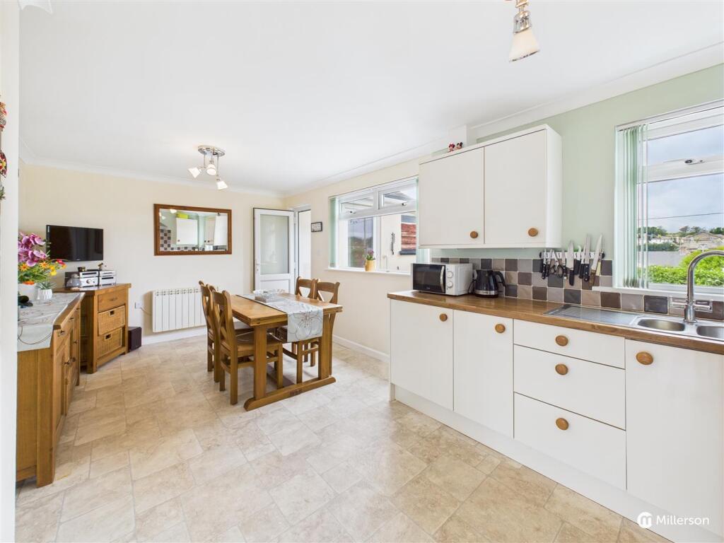 Kitchen / Diner