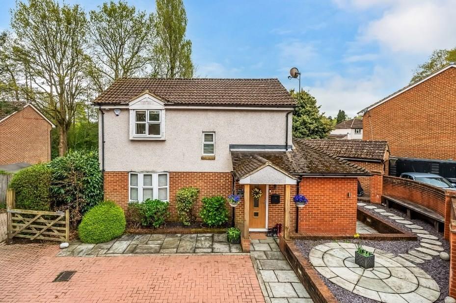 11-Bakers-Way-12 crop.jpg