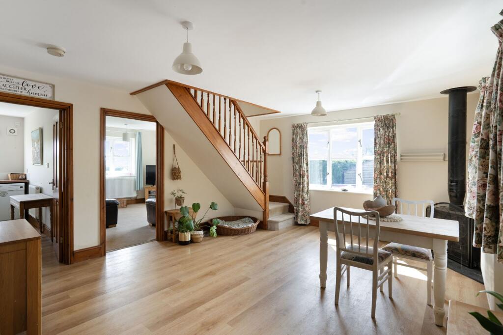 Cottage - living room