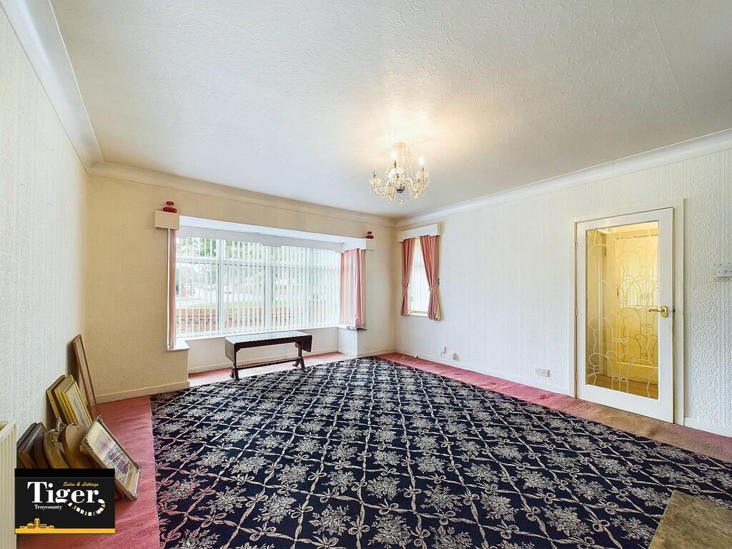 CAM02176G0-PR0356...