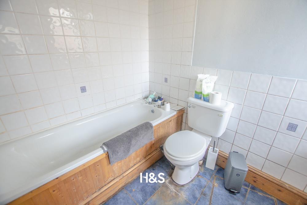 106 tibland road - bathroom.jpg