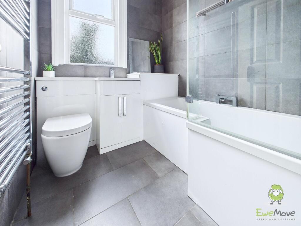 CAM01543G0-PR0161-STILL032