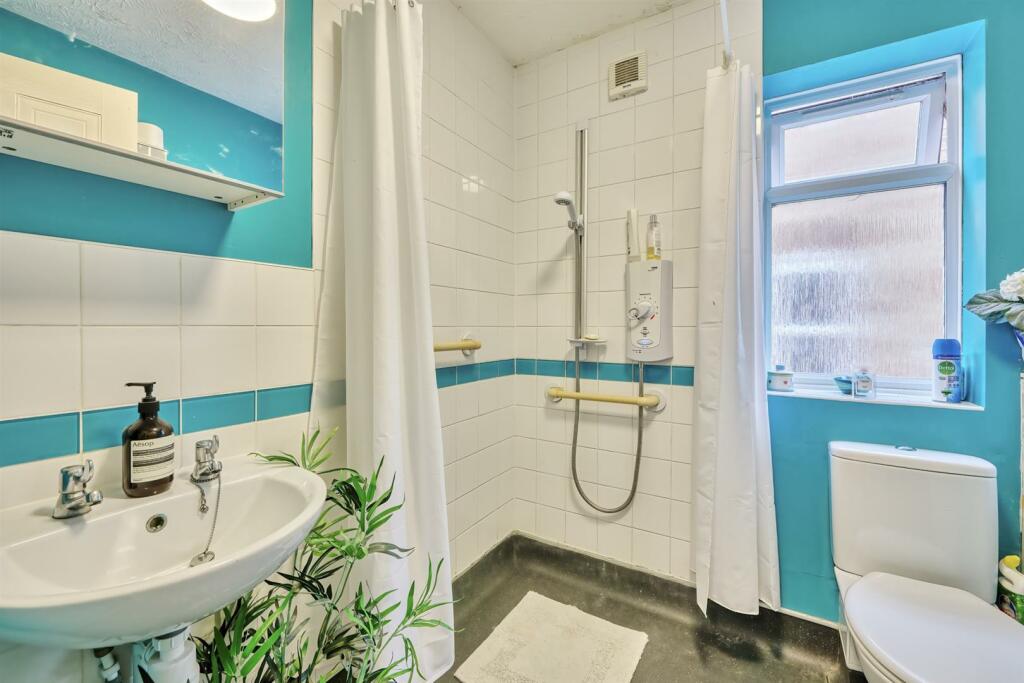 13-18 Spurlings Oundle-13.jpg