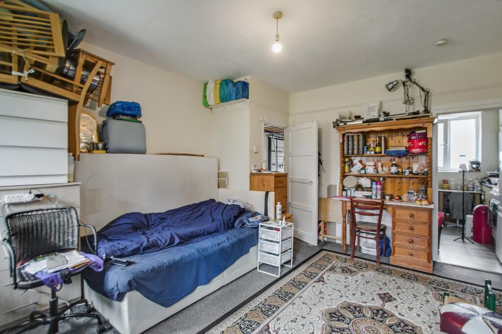 Flat 4 Stapleton House, Ellsworth Street, Bethnal Green, London, E2 0AR