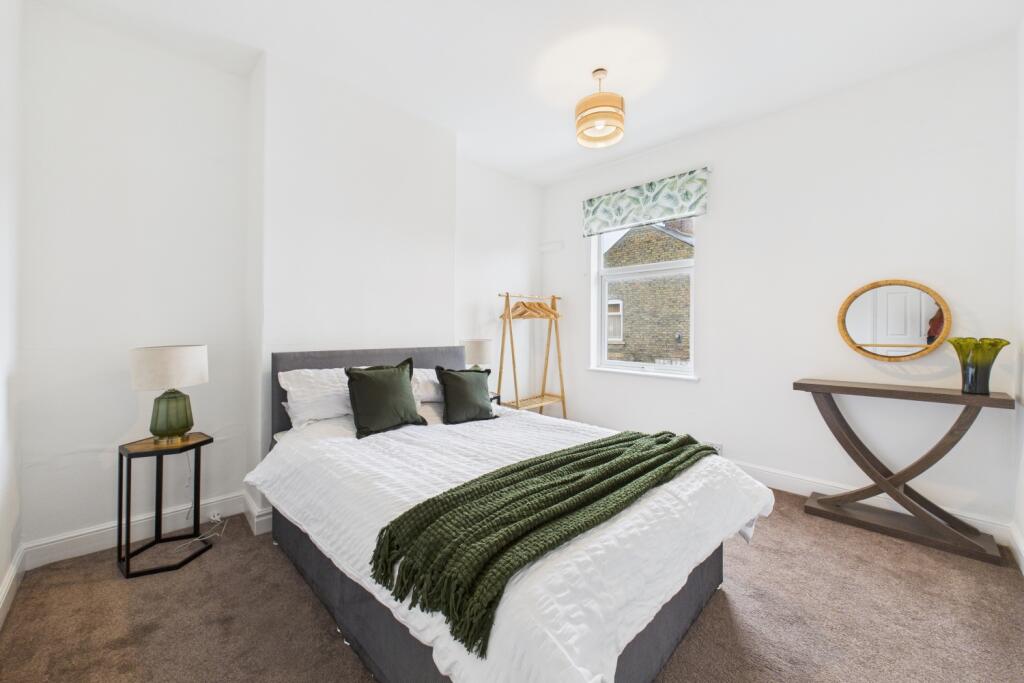 CAM03162G0-PR0296-STILL001